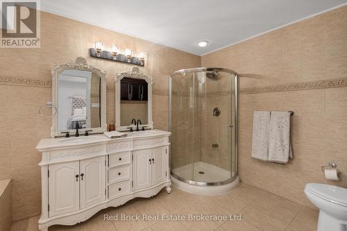 435 Country Club Drive, Windsor, ON - Indoor Photo Showing Bathroom