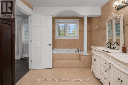 435 Country Club Drive, Windsor, ON - Indoor Photo Showing Bathroom