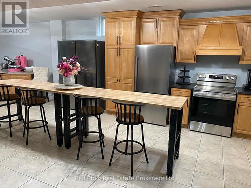 435 Country Club Drive, Windsor, ON - Indoor Photo Showing Kitchen