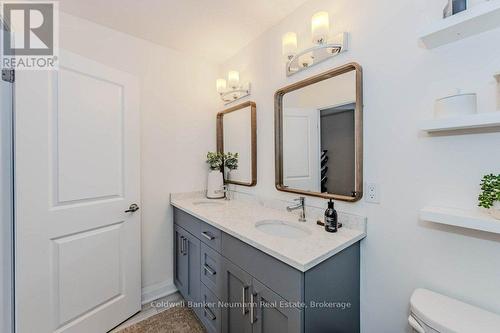 2 - 118 Simmonds Drive, Guelph (Waverley), ON - Indoor Photo Showing Bathroom