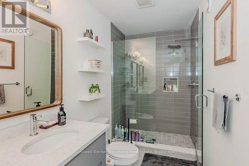 2 - 118 Simmonds Drive, Guelph (Waverley), ON - Indoor Photo Showing Bathroom