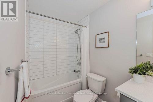 2 - 118 Simmonds Drive, Guelph (Waverley), ON - Indoor Photo Showing Bathroom