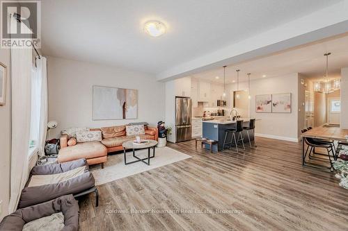 2 - 118 Simmonds Drive, Guelph (Waverley), ON - Indoor Photo Showing Living Room