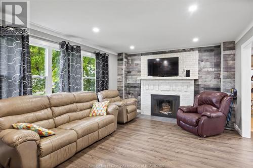 956 Homedale, Windsor, ON - Indoor Photo Showing Living Room With Fireplace