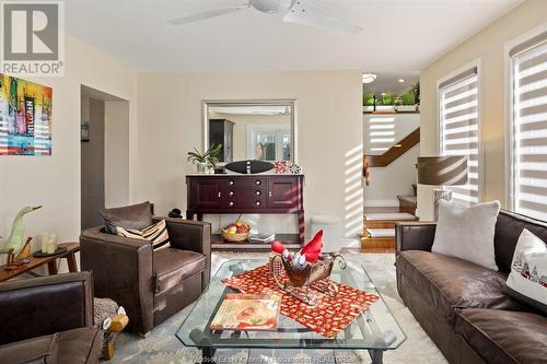 1289 Virginia, Windsor, ON - Indoor Photo Showing Living Room