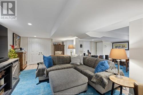 1289 Virginia, Windsor, ON - Indoor Photo Showing Living Room