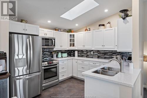 1289 Virginia, Windsor, ON - Indoor Photo Showing Kitchen With Double Sink With Upgraded Kitchen