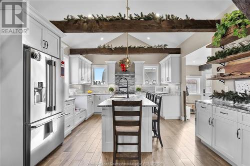 28 Road 9 West, Kingsville, ON - Indoor Photo Showing Kitchen With Upgraded Kitchen