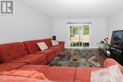 87 Landings Pass, Chatham, ON - Indoor Photo Showing Living Room