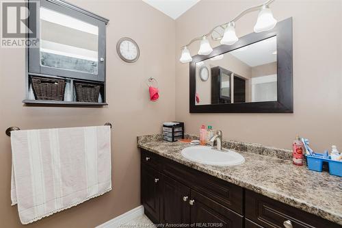 87 Landings Pass, Chatham, ON - Indoor Photo Showing Bathroom