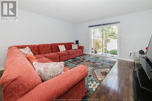 87 Landings Pass, Chatham, ON - Indoor Photo Showing Living Room