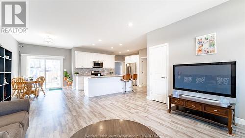 224 Moonstone Crescent, Chatham, ON - Indoor Photo Showing Living Room