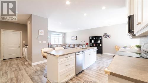 224 Moonstone Crescent, Chatham, ON - Indoor Photo Showing Kitchen