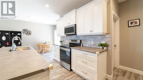 224 Moonstone Crescent, Chatham, ON - Indoor Photo Showing Kitchen With Double Sink