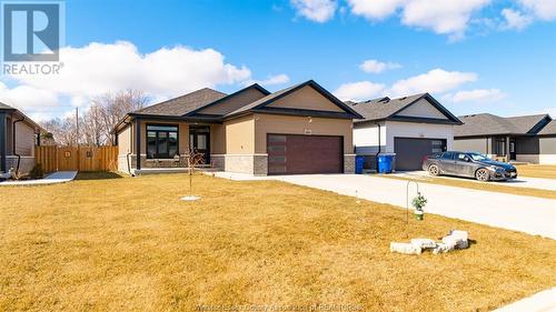 224 Moonstone Crescent, Chatham, ON - Outdoor With Facade