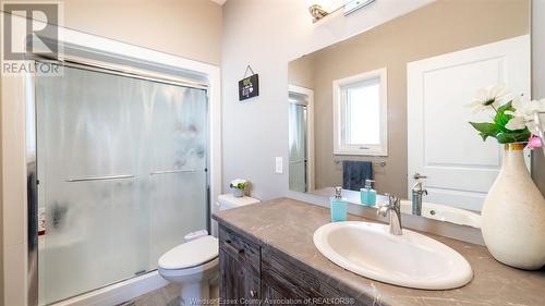 224 Moonstone Crescent, Chatham, ON - Indoor Photo Showing Bathroom