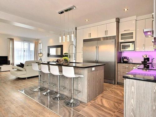 Kitchen - 28 Rue Des Manoirs, Cantley, QC - Indoor Photo Showing Kitchen With Upgraded Kitchen