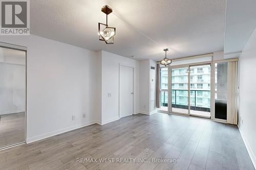 647 - 525 Wilson Avenue, Toronto, ON - Indoor Photo Showing Other Room