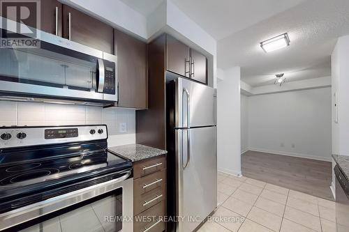 647 - 525 Wilson Avenue, Toronto, ON - Indoor Photo Showing Kitchen With Stainless Steel Kitchen