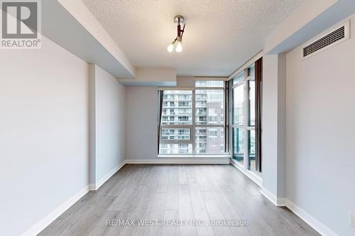 647 - 525 Wilson Avenue, Toronto, ON - Indoor Photo Showing Other Room