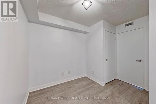 647 - 525 Wilson Avenue, Toronto, ON - Indoor Photo Showing Other Room