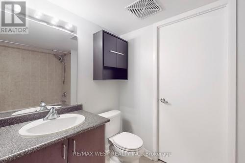 647 - 525 Wilson Avenue, Toronto, ON - Indoor Photo Showing Bathroom