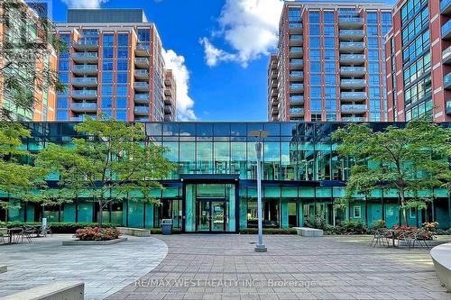 647 - 525 Wilson Avenue, Toronto, ON - Outdoor With Facade