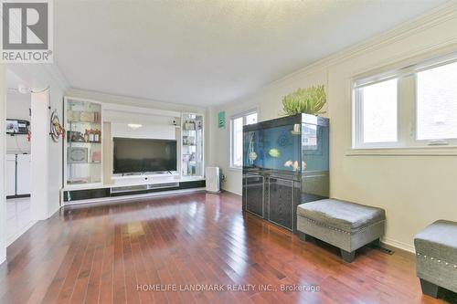 65 Ketchum Crescent, Markham, ON - Indoor Photo Showing Living Room