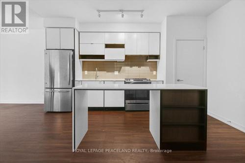 1202 - 4065 Confederation Parkway, Mississauga, ON - Indoor Photo Showing Kitchen With Stainless Steel Kitchen