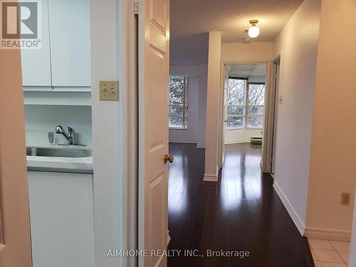 404 - 250 Webb Drive, Mississauga, ON - Indoor Photo Showing Other Room