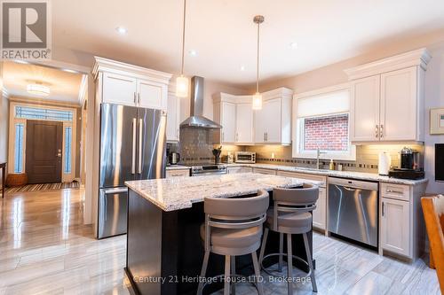 69 Turnberry Trail, Welland (766 - Hwy 406/Welland), ON - Indoor Photo Showing Kitchen With Stainless Steel Kitchen With Upgraded Kitchen