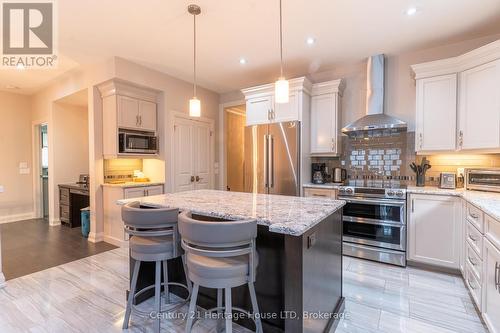 69 Turnberry Trail, Welland (766 - Hwy 406/Welland), ON - Indoor Photo Showing Kitchen With Stainless Steel Kitchen With Upgraded Kitchen