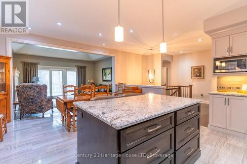 69 Turnberry Trail, Welland (766 - Hwy 406/Welland), ON - Indoor Photo Showing Kitchen