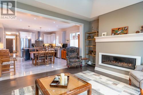 69 Turnberry Trail, Welland (766 - Hwy 406/Welland), ON - Indoor Photo Showing Living Room With Fireplace