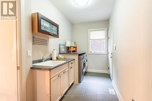 69 Turnberry Trail, Welland (766 - Hwy 406/Welland), ON - Indoor Photo Showing Laundry Room