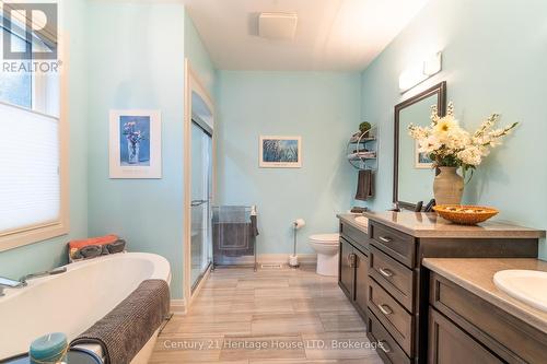 69 Turnberry Trail, Welland (766 - Hwy 406/Welland), ON - Indoor Photo Showing Bathroom