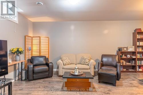 69 Turnberry Trail, Welland (766 - Hwy 406/Welland), ON - Indoor Photo Showing Living Room