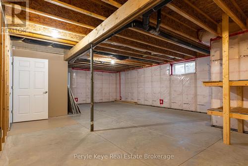 557 South Mary Lake Road, Huntsville, ON - Indoor Photo Showing Basement