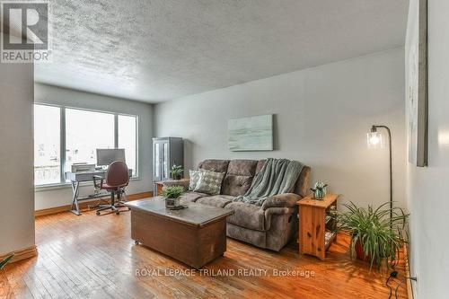 92 Snowdon Crescent, London, ON - Indoor Photo Showing Living Room