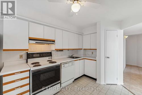 1025 - 1025 Grenon Avenue, Ottawa, ON - Indoor Photo Showing Kitchen