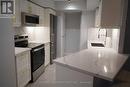 605 - 1001 Bay Street, Toronto, ON  - Indoor Photo Showing Kitchen 