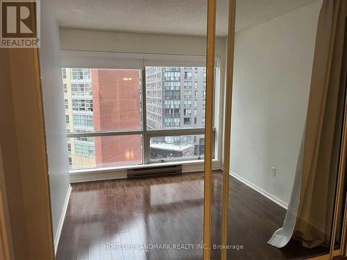 605 - 1001 Bay Street, Toronto, ON - Indoor Photo Showing Other Room