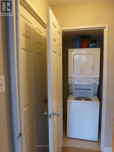 307 - 260 Doris Avenue, Toronto, ON - Indoor Photo Showing Laundry Room