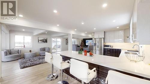 4303 Highway 35 N, Clarington, ON - Indoor Photo Showing Kitchen With Upgraded Kitchen