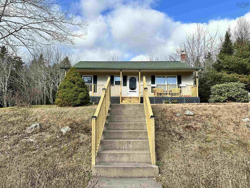 33 Earl Court, Porters Lake, NS 