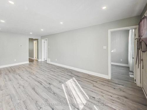 1383 Cannon St E, Hamilton, ON - Indoor Photo Showing Other Room