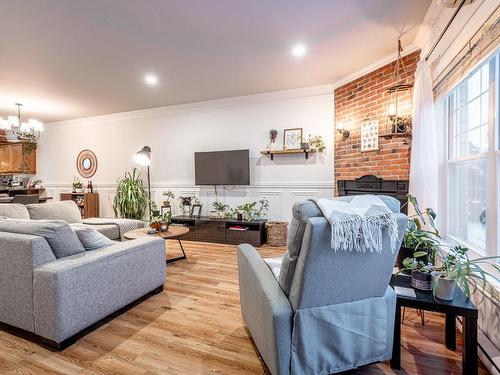 Living room - 1053 Rue Du Moulin, Magog, QC - Indoor Photo Showing Living Room