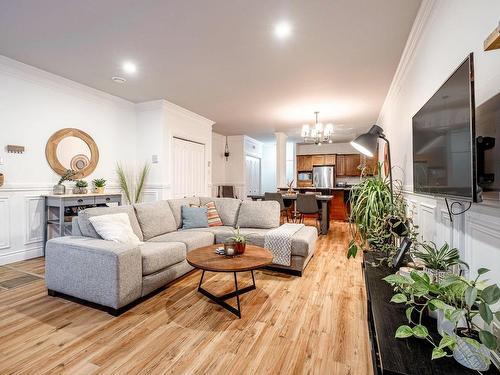 Living room - 1053 Rue Du Moulin, Magog, QC - Indoor Photo Showing Living Room