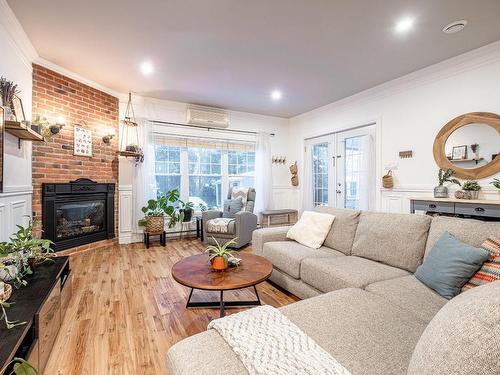 Living room - 1053 Rue Du Moulin, Magog, QC - Indoor Photo Showing Living Room With Fireplace