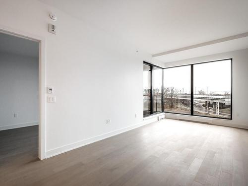 Living room - 404-399 Rue De La Rotonde, Montréal (Verdun/Île-Des-Soeurs), QC - Indoor Photo Showing Other Room